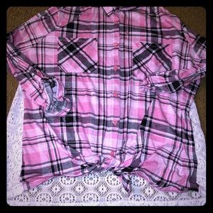 💓Plaid button up shirt💓